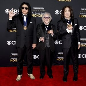 Medaillen-Ehrung: KISS lassen freien Platz für Ace Frehley