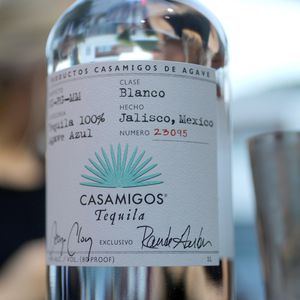 1 Milliarde Dollar? George Clooney verkauft Tequila-Firma!