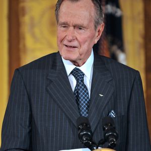 Nach Tod seiner Frau: Ex-Präsident Bush auf Intensivstation!