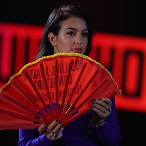 Ronaldos Freundin war beim spanischen "The Masked Singer"!