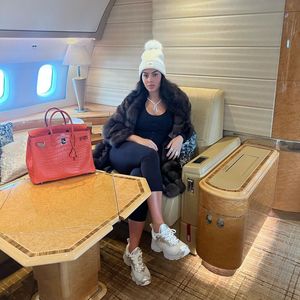 Zu viel? Georgina Rodriguez protzt mit Luxus-Jet und Pelz!