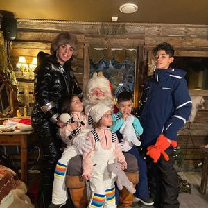 Cristiano Ronaldos Georgina und Kids besuchen Weihnachtsmann
