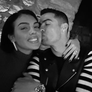 Georgina und Ronaldo genießen Datenight im Wüstenstaat
