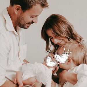 Nach Geburt: Anna Heiser teilt erstes Familienbild mit Baby