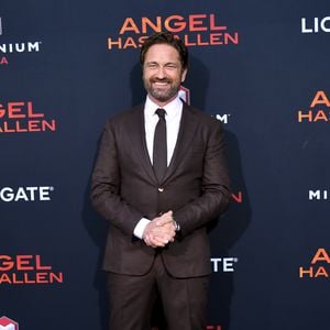 Gerard Butler turtelt mit 27 Jahre jüngerem Model in London!