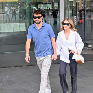 Unpassend? So lässig erscheint Gerard Piqué vor Gericht!