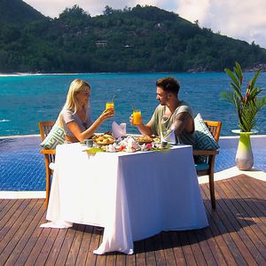 Nur Pool und Knutschen: Wo blieb bei Dreamdates die Action?