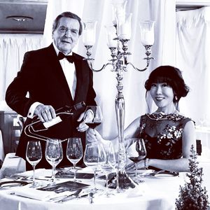 "Dinner for Two": So feierte Alt-Kanzler Schröder Silvester
