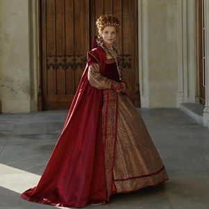 Kaum erkannt! So sieht Geri Halliwell als Elizabeth I. aus!