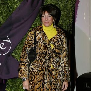 "Knie an Knie": Wärter begleiten Ghislaine Maxwell auf Klo