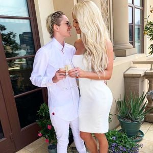 Transgender-Model Gigi Gorgeous hat am Strand geheiratet
