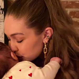 Gigi Hadid verrät: So schmerzhaft war Geburt ihrer Tochter
