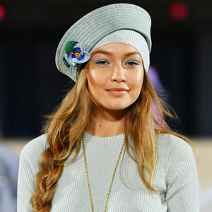 Kurz vor Geburt: Gigi Hadid strahlt bis über beide Ohren!