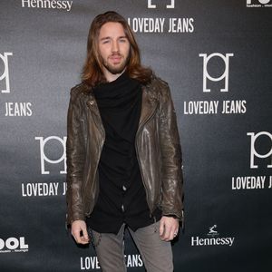 Keller-Lacher! Gil Ofarim erklärt das Schwanger-Kotz-Foto