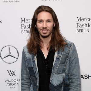 Zum Anfassen: Gil Ofarim veröffentlicht eigenen Bildband!
