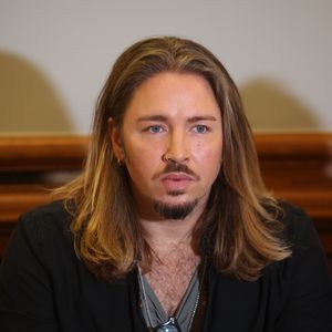 Gil Ofarim bricht sein Schweigen zum Antisemitismus-Skandal