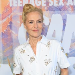 Wirklich 57? Gillian Anderson flasht mit jugendlichem Look