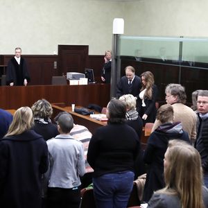 Vor die Presse gezerrt: Ist Gina-Lisa Opfer ihrer Berater?
