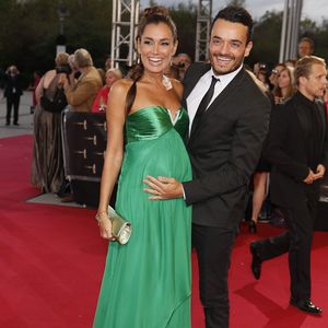 So süß! Hier küsst Giovanni Jana Inas Baby-Bauch