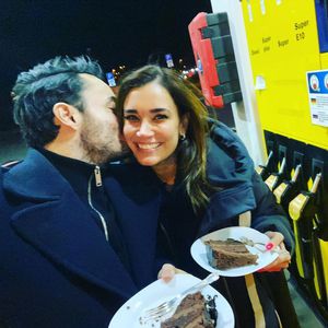 Torte an der Tanke: Giovanni und Jana Ina feiern Geburtstag