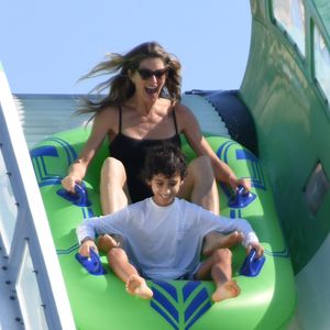 Nach Ehe-Aus: Gisele Bündchen im Wasserpark mit ihren Kids