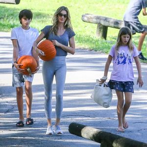 So groß ist Gisele Bündchens Sohn Benjamin (14) geworden