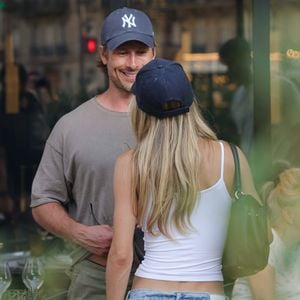 So ernst meint Glen Powell Beziehung mit Michelle Randolph
