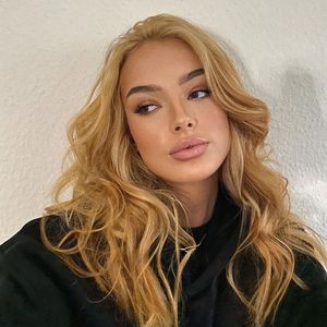 Extrem-Umstyling: GNTM-Cäcilia flasht Fans mit blonder Mähne