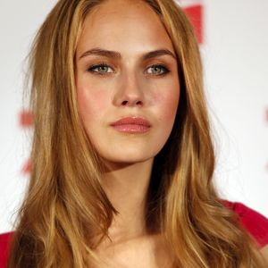 Shitstorm wegen Elena Carrière: Fans wütend auf GNTM-Fata!