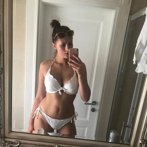 Nach Body-Shaming: GNTM-Julia trotzt Hatern mit Bikini-Bild