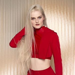 GNTM-Julia meistert Walk im Gedenken an verstorbenen Freund