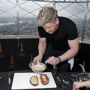 Das hält Starkoch Gordon Ramsay von Dua Lipas Gurkendrink
