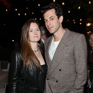 Mark Ronson und Grace Gummer turteln bei Date nach Babynews
