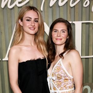 Amanda Knox überrascht bei Premiere von True-Crime-Serie