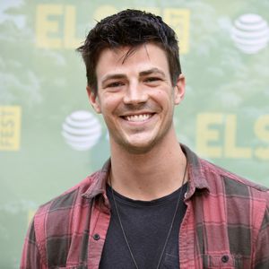 Überraschung: "The Flash"-Star Grant Gustin ist verlobt