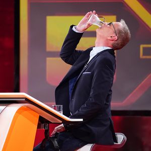 Nippelblitzer und böse Witze: Wer gewinnt "5 gegen Jauch"?