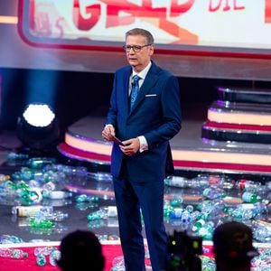 Wie bitte? Günther Jauch unterbricht WWM zum Kuhlemurmeln!