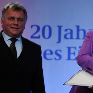 Jetzt doch ins Dschungelcamp? Ex-Minister spricht Klartext