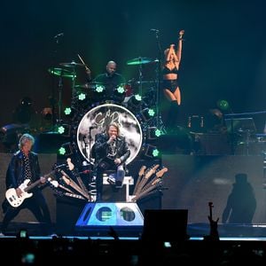 Horror-Sound bei Show: Guns N' Roses-Fans wollen Geld zurück