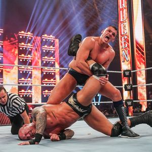 Sport mit Stunts: Wie anstrengend ist Wrestling wirklich?