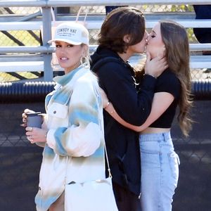 Süß! Hier knutscht Gwen Stefanis Sohn Kingston mit Freundin