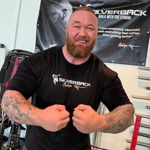 "Game of Thrones"-Star Hafthor Björnsson bricht Weltrekord