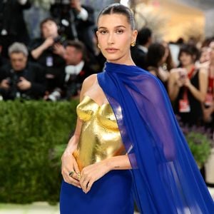 Hailey Bieber empfiehlt süß-salzigen Nutella-Snack mit Chips