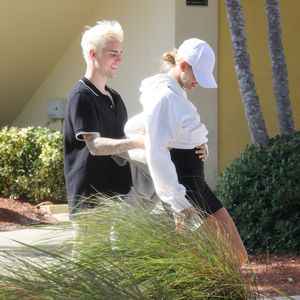 Nach Justins Liebes-Post: Hailey dementiert Schwangerschaft!