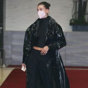 Wie Neo, Trinity und Co.: Hailey Bieber als "Matrix"-Double