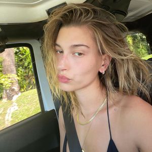 Hailey Bieber ehrlich: So denkt sie heute über Kritik-Video