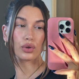 Nach Geburt: Hailey Bieber meldet sich mit Selfie zurück