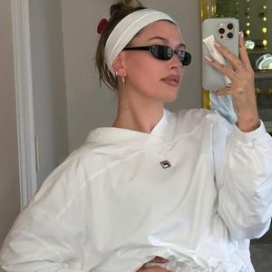 Neu-Mama Hailey Bieber zeigt stolz ihren After-Baby-Body