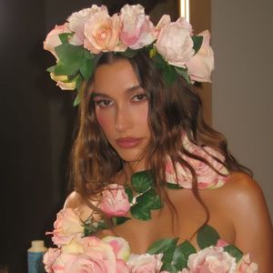Hailey Bieber teilt ihre besten Highlights aus dem Jahr 2022