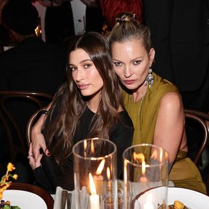 Classy! Hailey Bieber, Kate Moss und Co. strahlen bei Awards